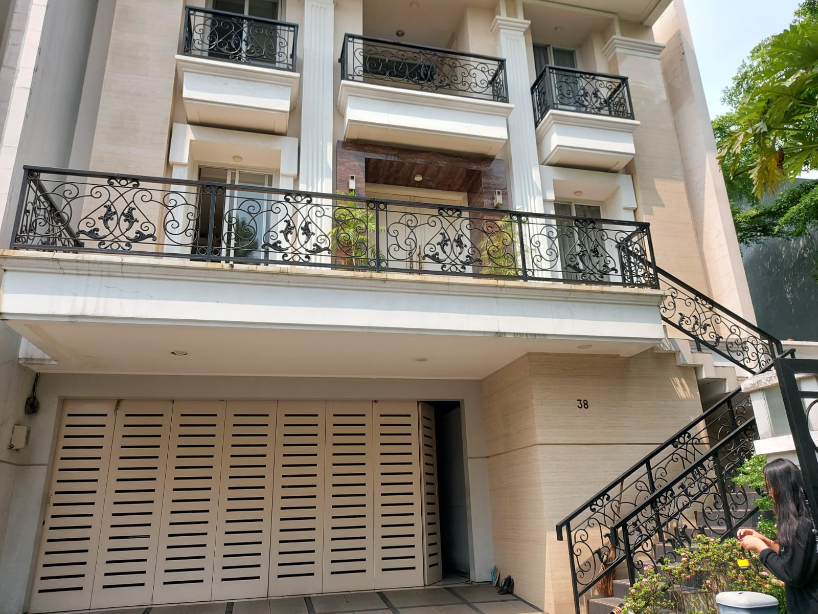 Jual Cepat Rumah di daerah Perumahan Intercon, Kebon Jeruk, Jakarta Barat (RR)