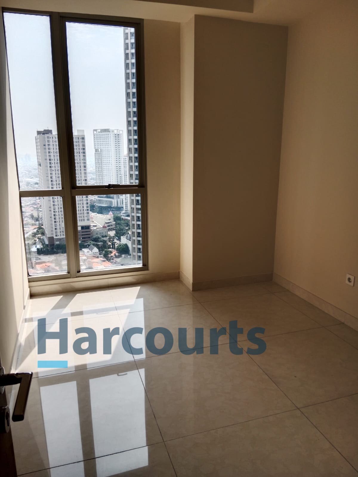 Jual Cepat Apartemen Taman Anggrek Residences Unfurnished S.Parman Jakarta Barat (RR) - Foto 8
