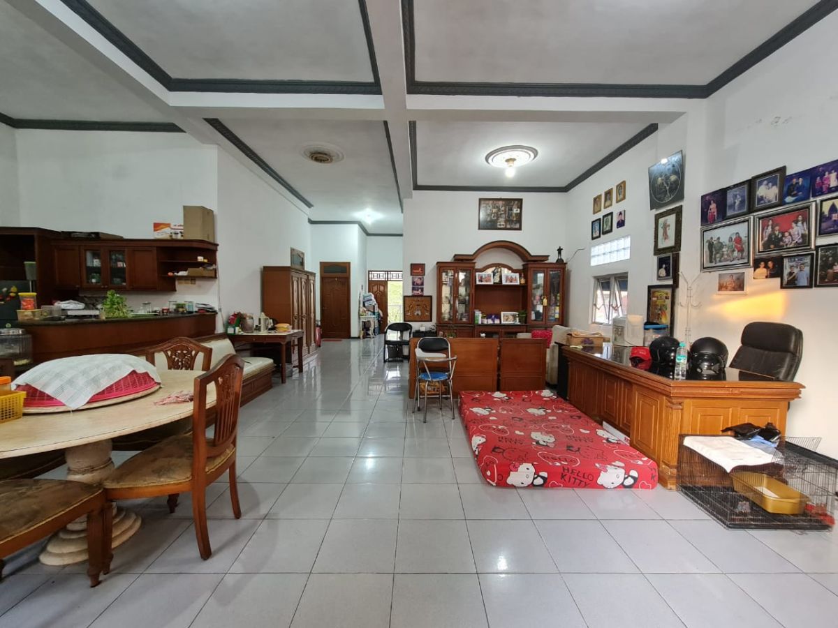 Rumah dan ruang usaha siap pakai di cemani dekat Solo kota dan Solo Baru - Foto 5