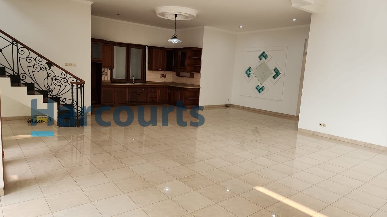 Sewa Rumah Bagus 2 lantai di Villa Gading Kelapa Gading Jakarta Utara (CR)