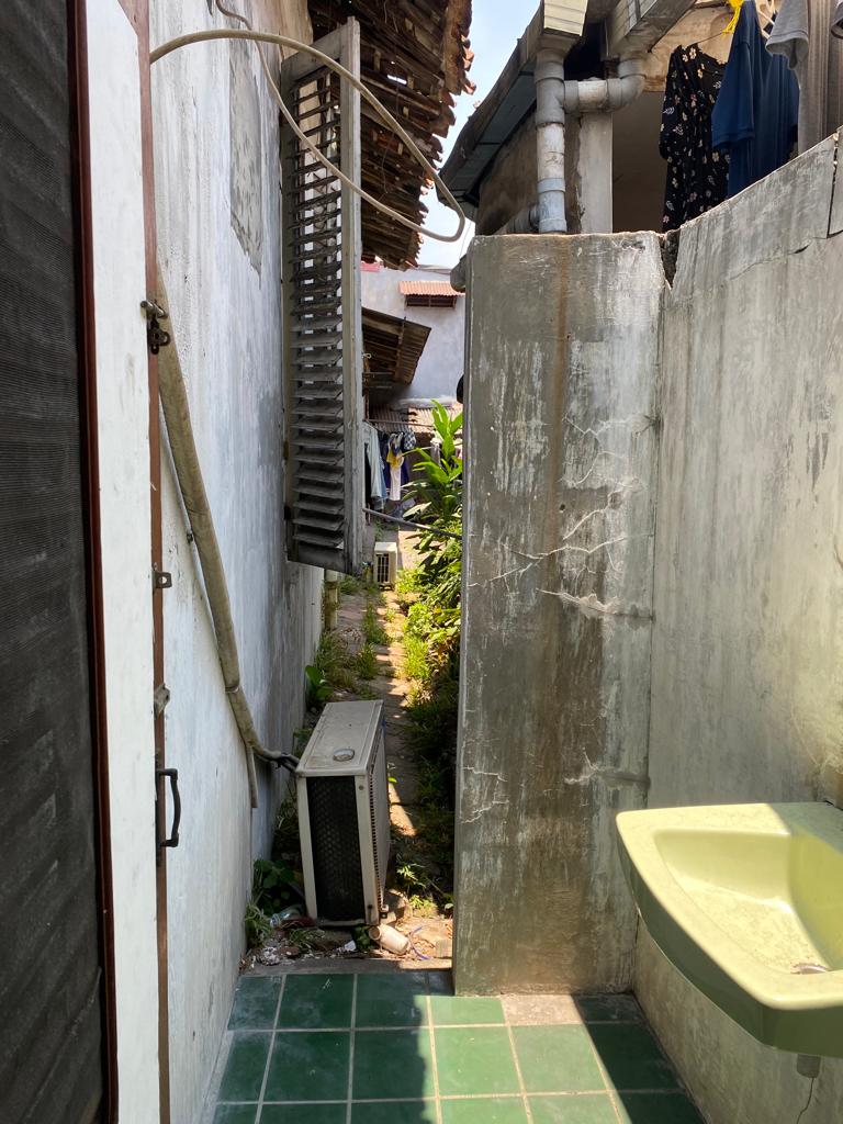 Jual Termurah Rumah Asri di daerah Area Kramat Kwitang Jakarta Pusat (RR) - Foto 11