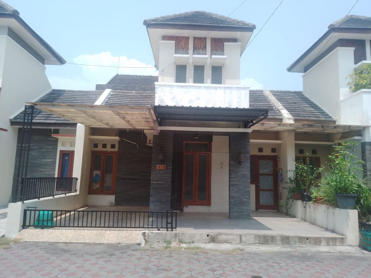 Dijual Rumah Full Furnished dalam Perumahan dekat Mangesti Raya, Gentan Solo