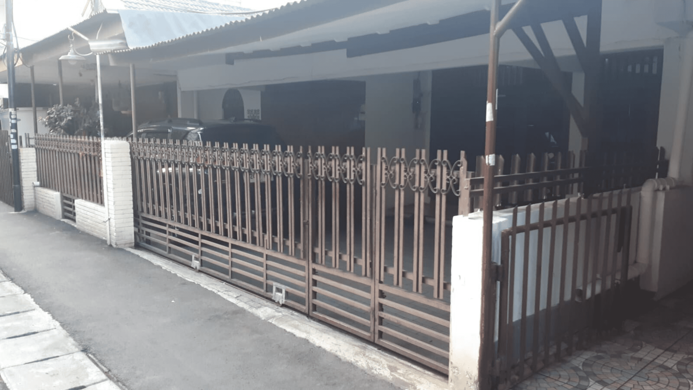 Jual Cepat Rumah Kost terdiri dari 10 kamar di Grogol Jakarta Barat (RR)