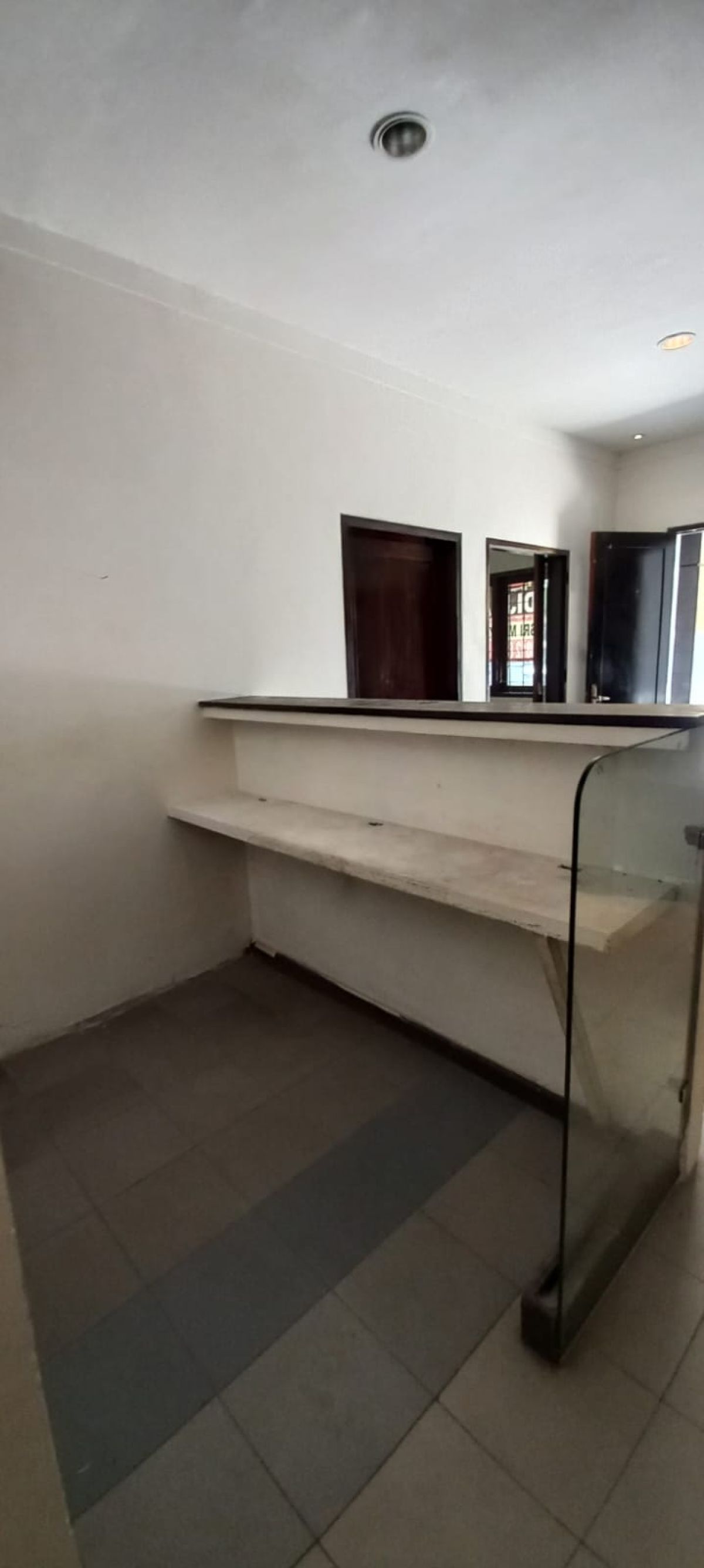 Jual Cepat Rumah Kantor di daerah Bendungan Hilir Jakarta Pusat (RW) - Foto 2