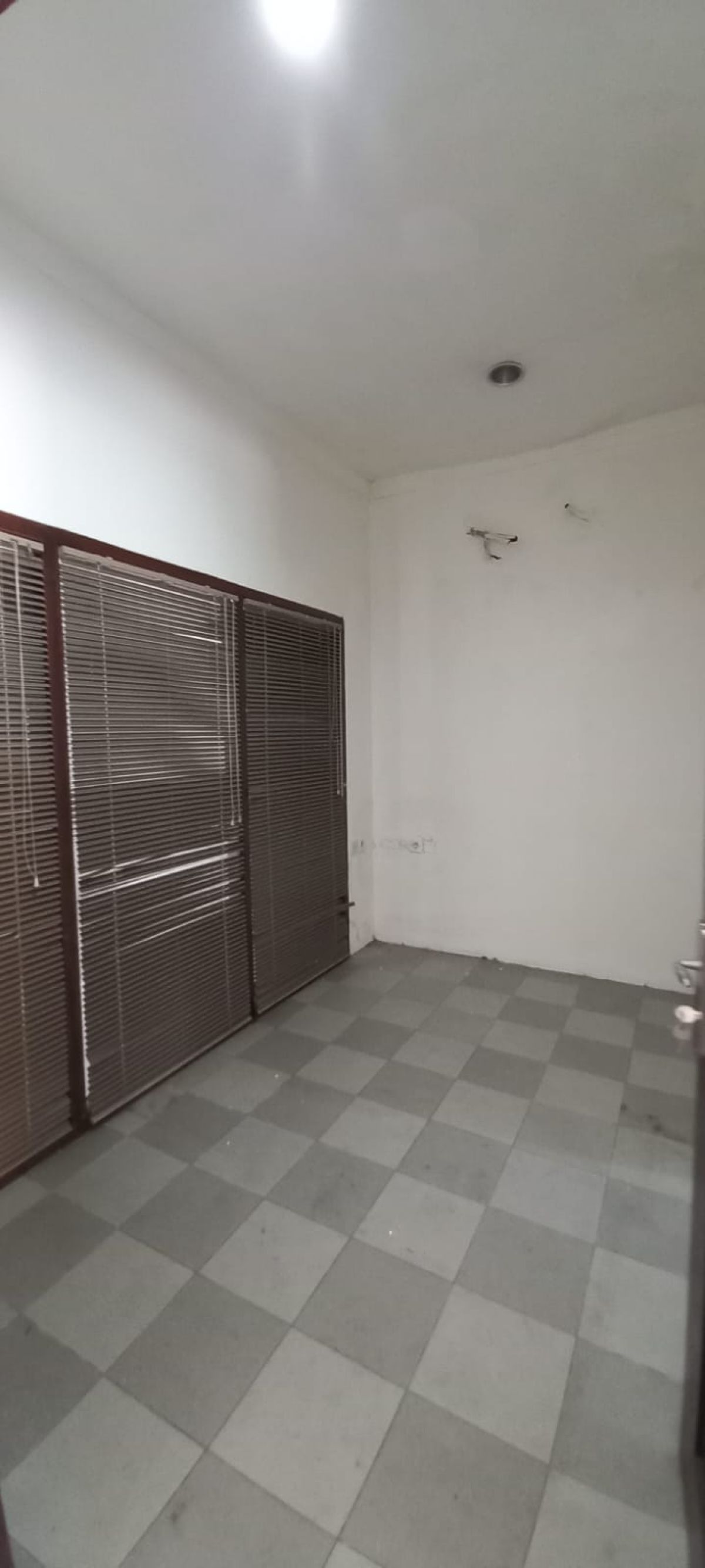 Jual Cepat Rumah Kantor di daerah Bendungan Hilir Jakarta Pusat (RW) - Foto 3