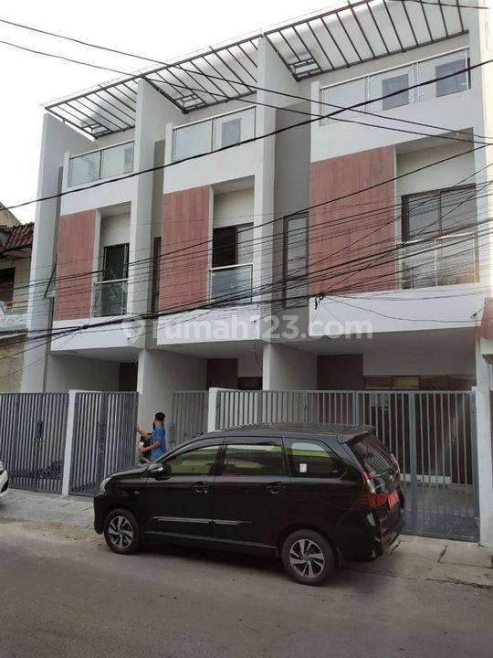 For Sale - Rumah di Tanjung Duren Jakarta Barat AS