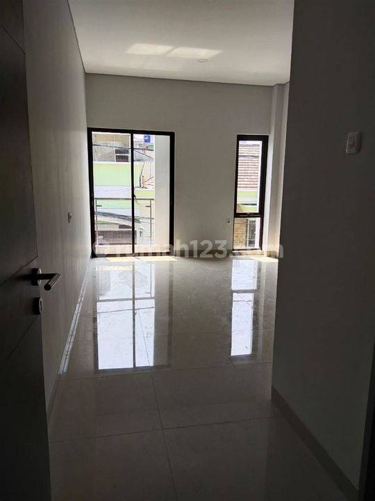 For Sale - Rumah di Tanjung Duren Jakarta Barat AS - Foto 2