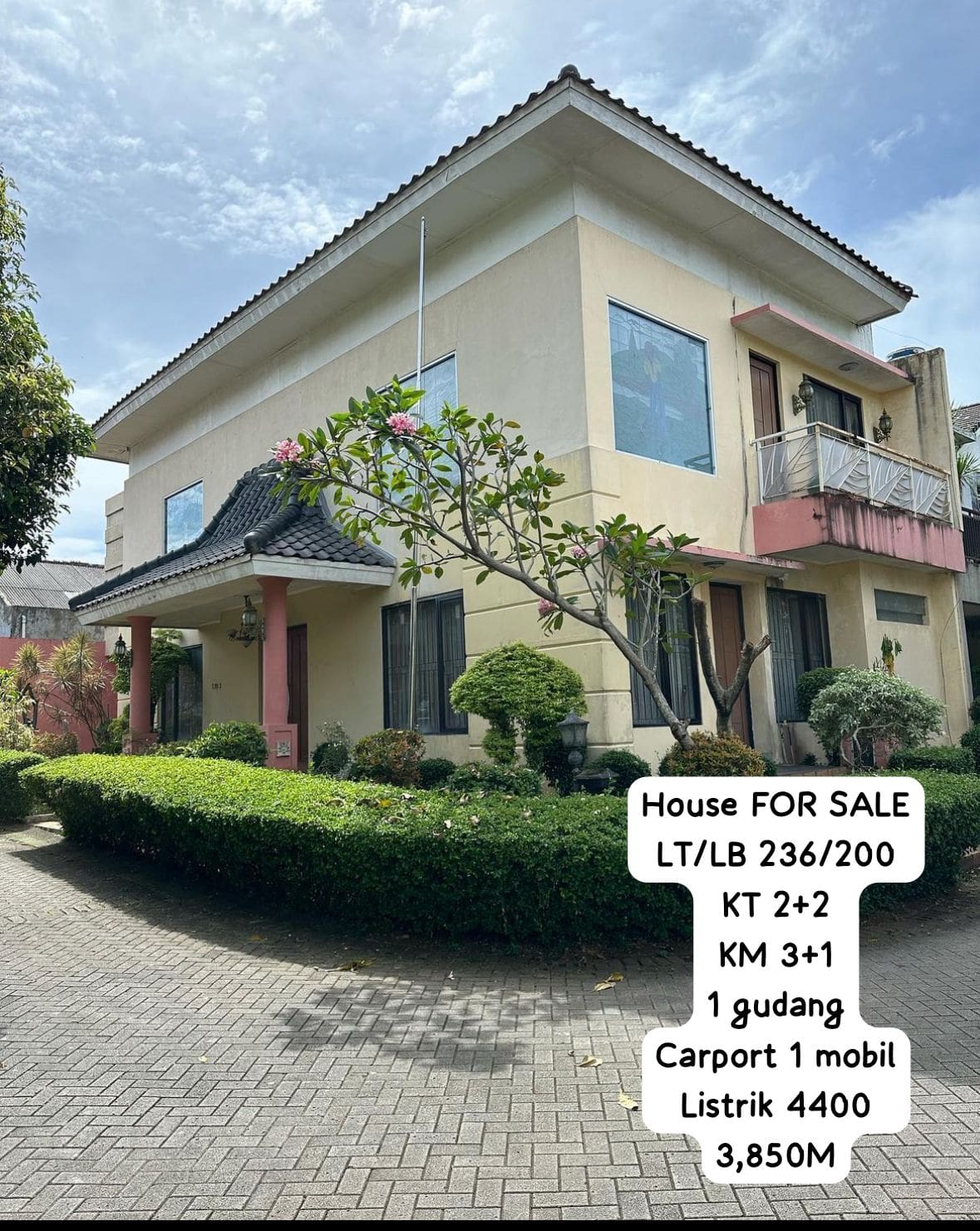 FOR SALE RUMAH SUDUT ATAP JOGLO UNIK