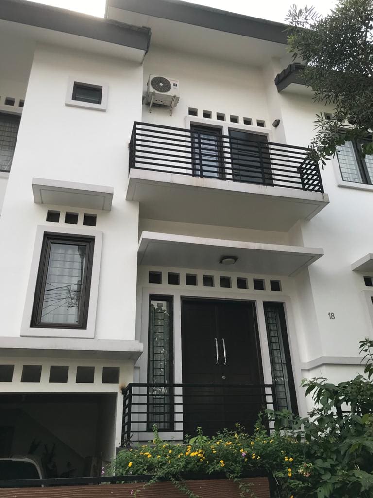 Dijual rumah bagus di Titihan bintaro sektor 9