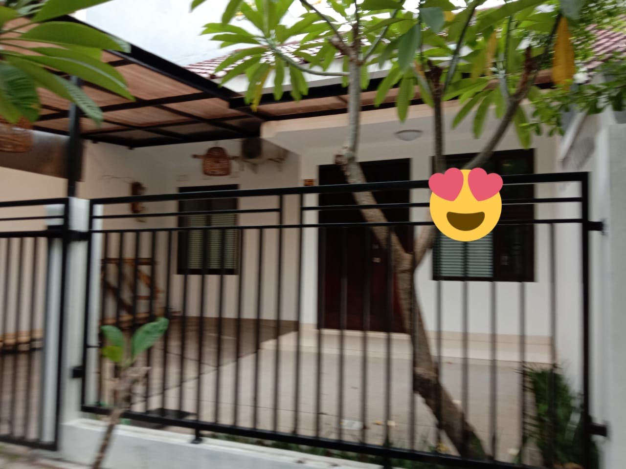 Dijual rumah daerah sektor 5 Bintaro
