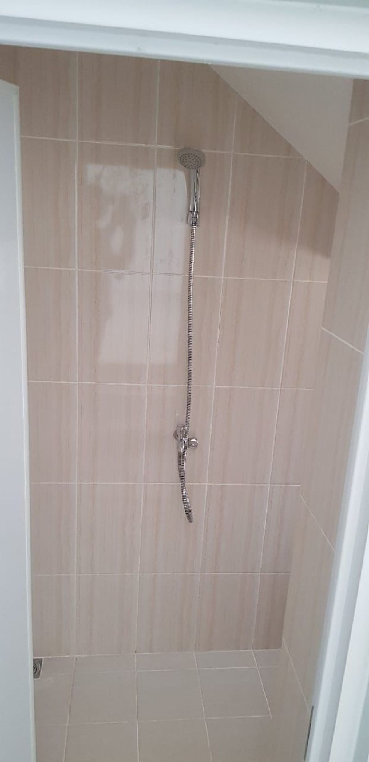 Dijual rumah daerah cirendeu ciputat tangerang selatan - Foto 5
