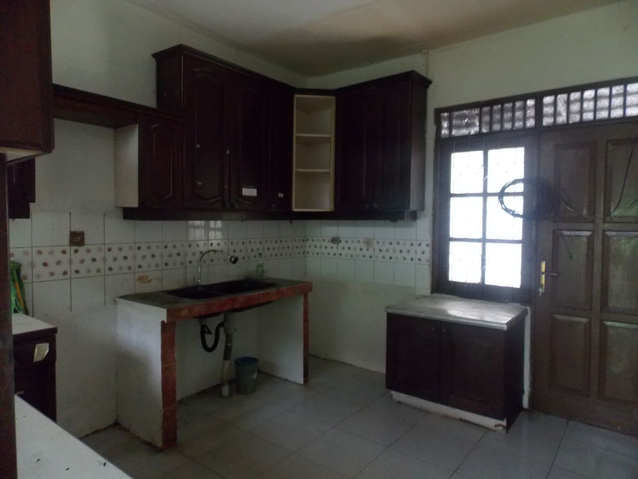 Dijual rumah daerah bintaro sektor 5 tangerang selatan