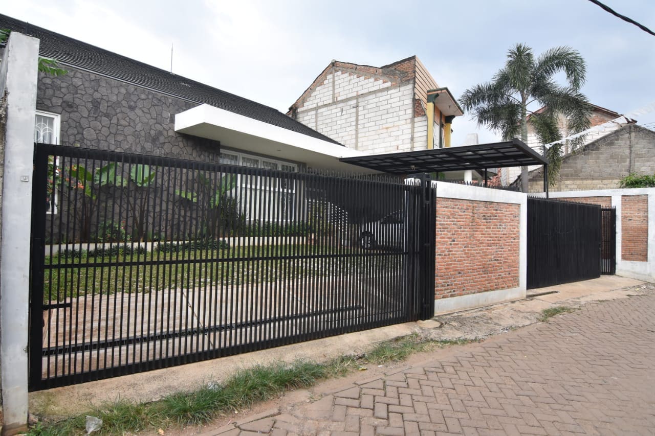 Dijual rumah asri daerah bintaro tangsel
