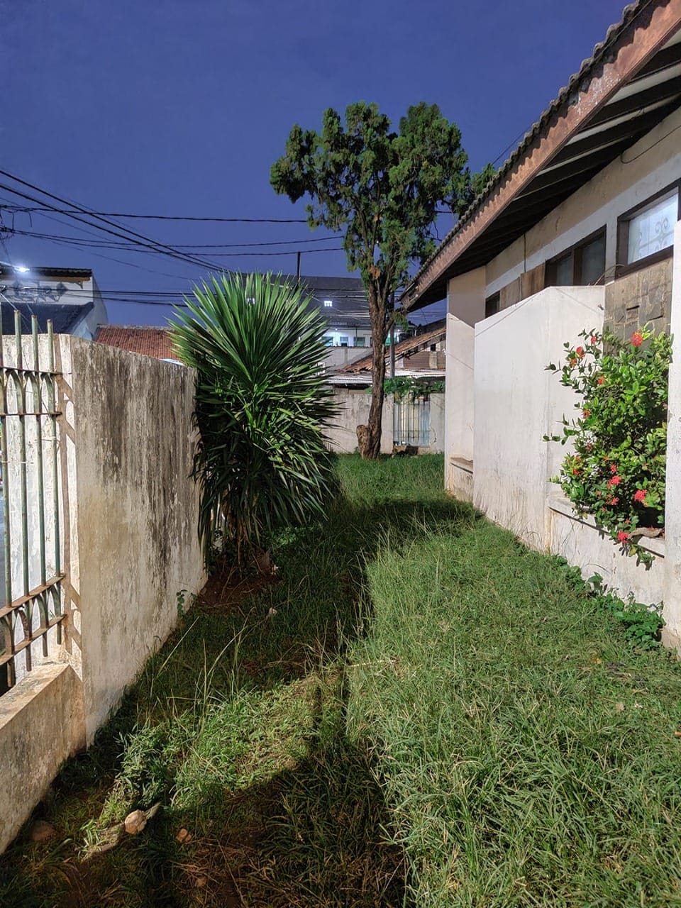 Dijual rumah hitung tanah daerah pondok pinang jaksel