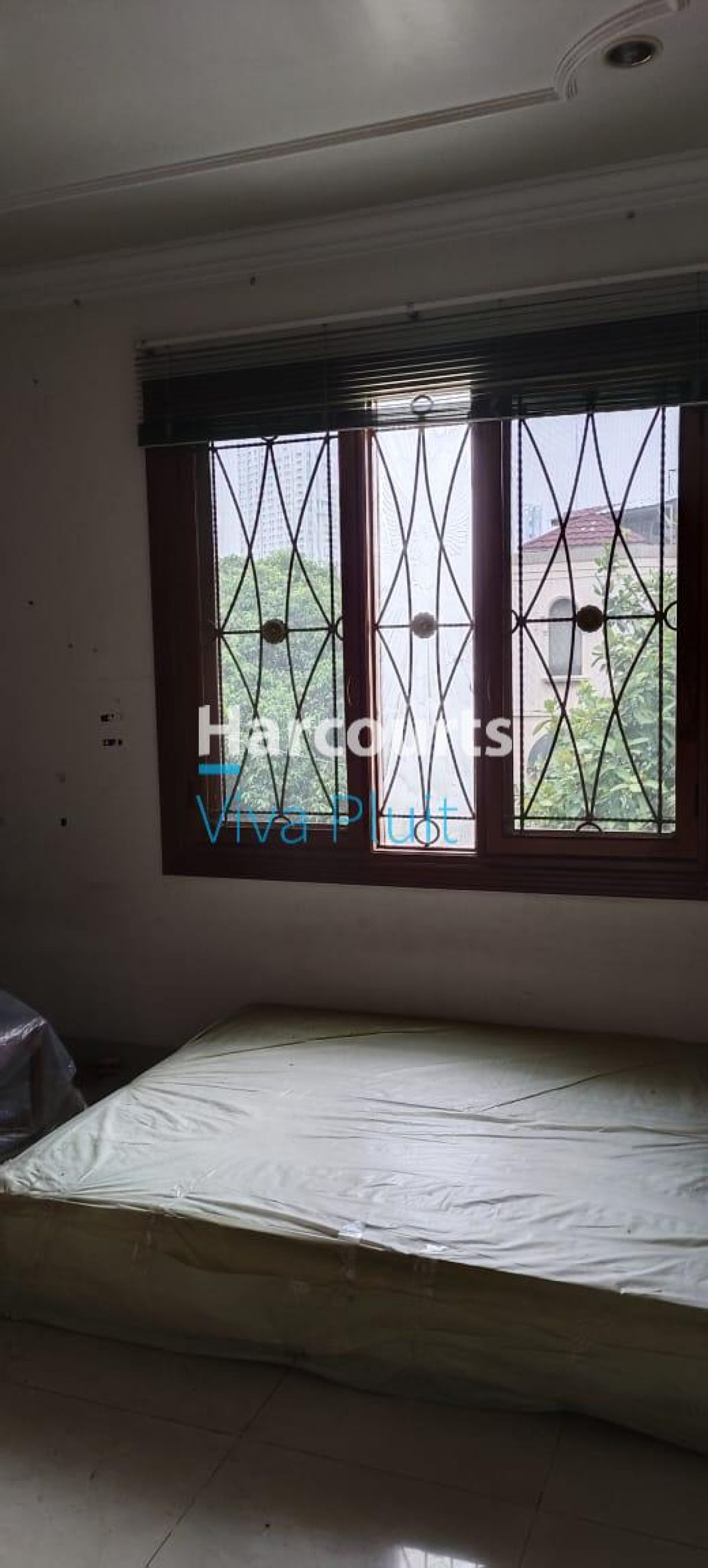 Rumah Mewah di Kembangan, Jakarta Barat. Lokasi Strategis di sewa kan murah!! - Foto 6