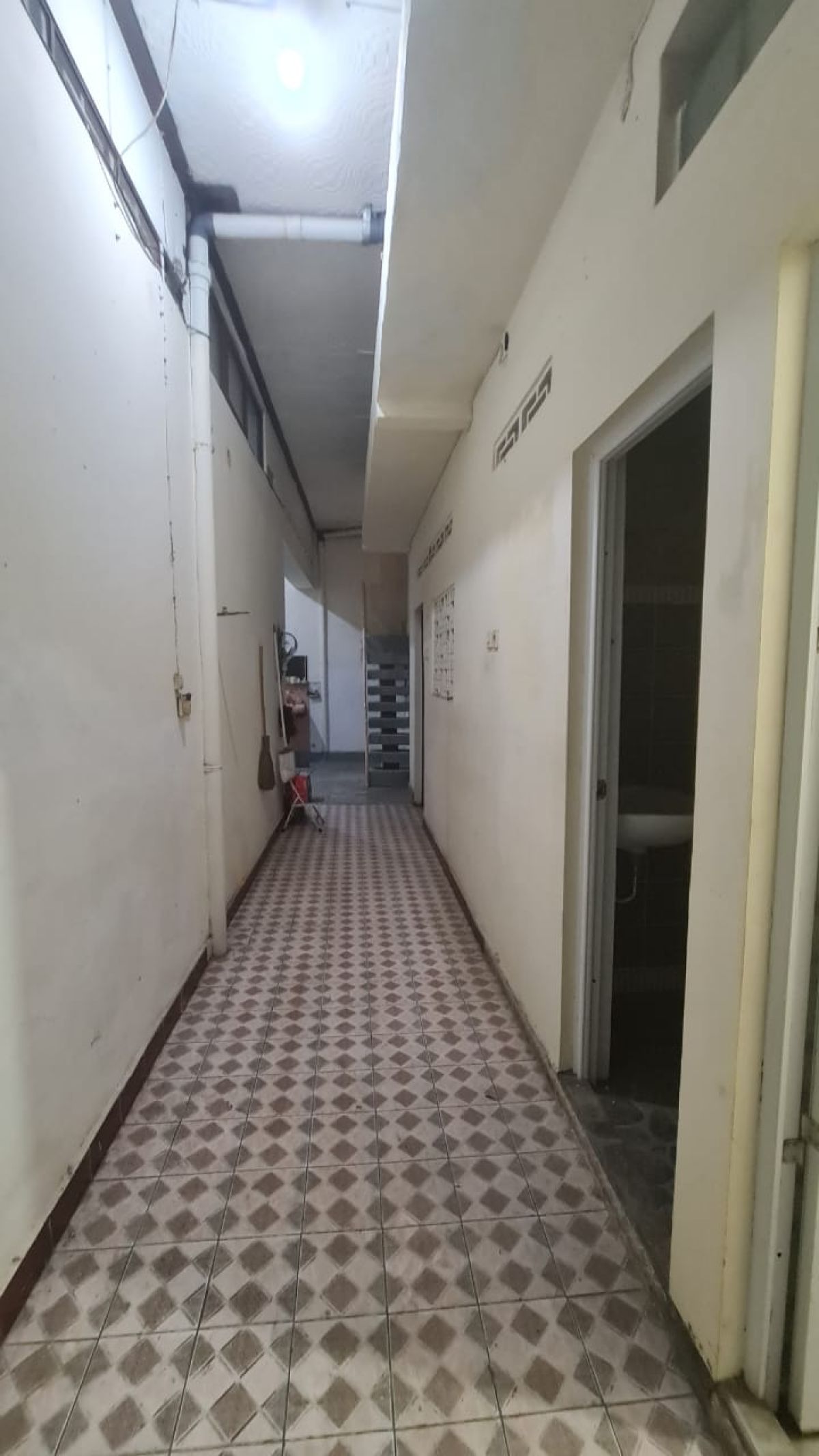 Rumah murah strategis siap huni pusat kota dekat jalan veteran Serengan solo - Foto 10