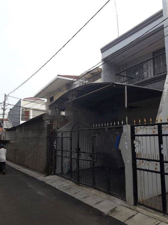 Disewakan Cepat Rumah 2 lantai di daerah Grogol Jakarta Barat (AL)