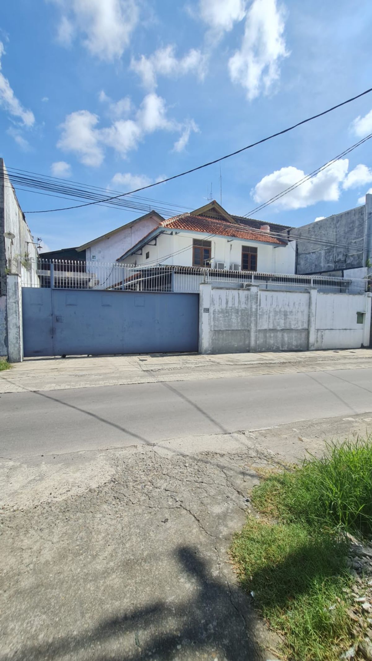 Gudang akses kontainer dan rumah tinggal di kwarasan grogol Solo Baru