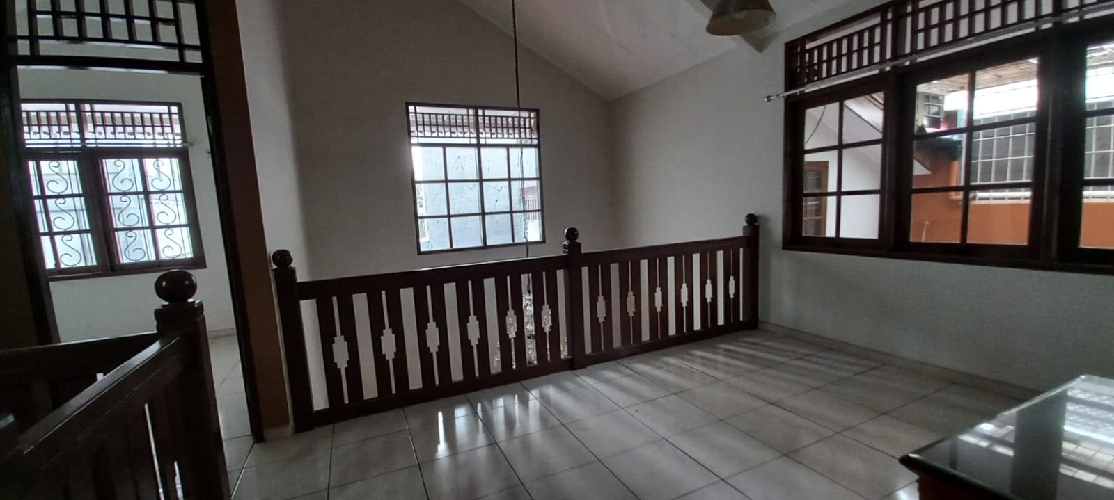 Sewa Rumah Bagus di Jl Maleo Sektor 9 Bintaro Tangerang Selatan (ID) - Foto 2