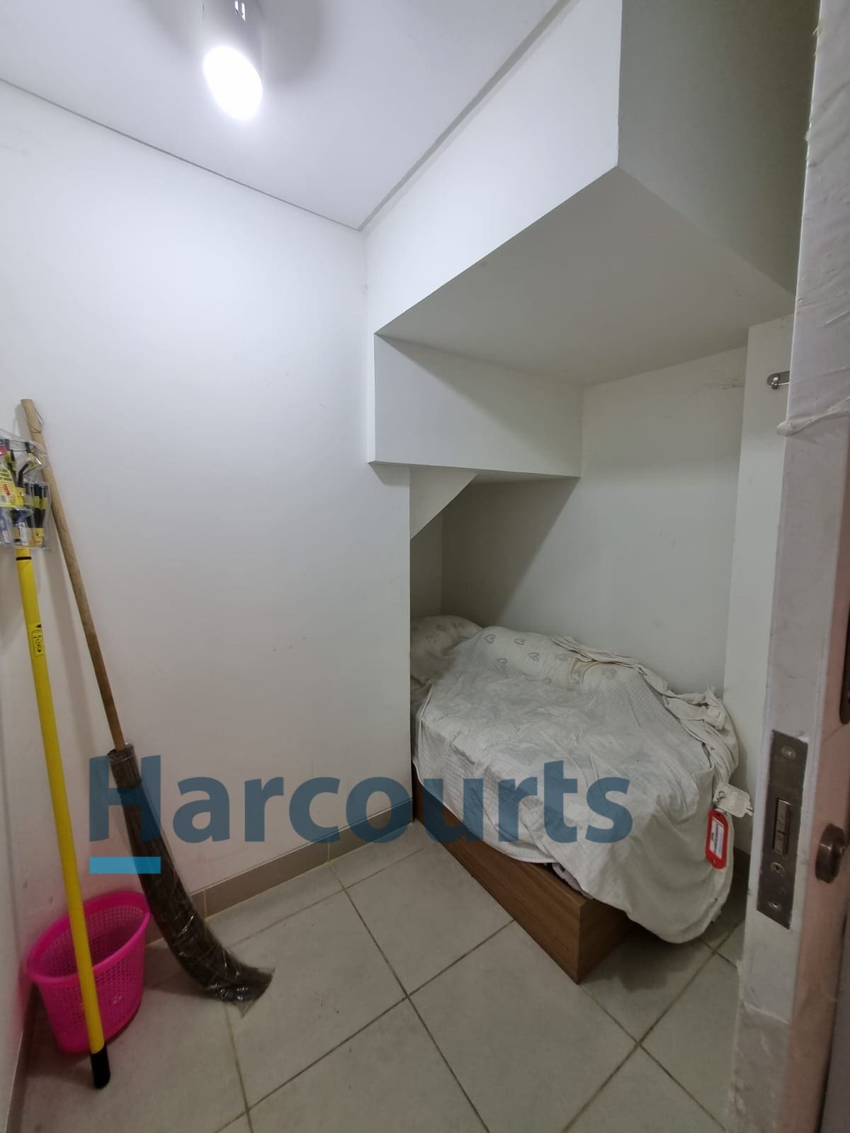 Dijual Rumah bagus 3 lantai di Suvarna Sutera Tangerang (NC) - Foto 3