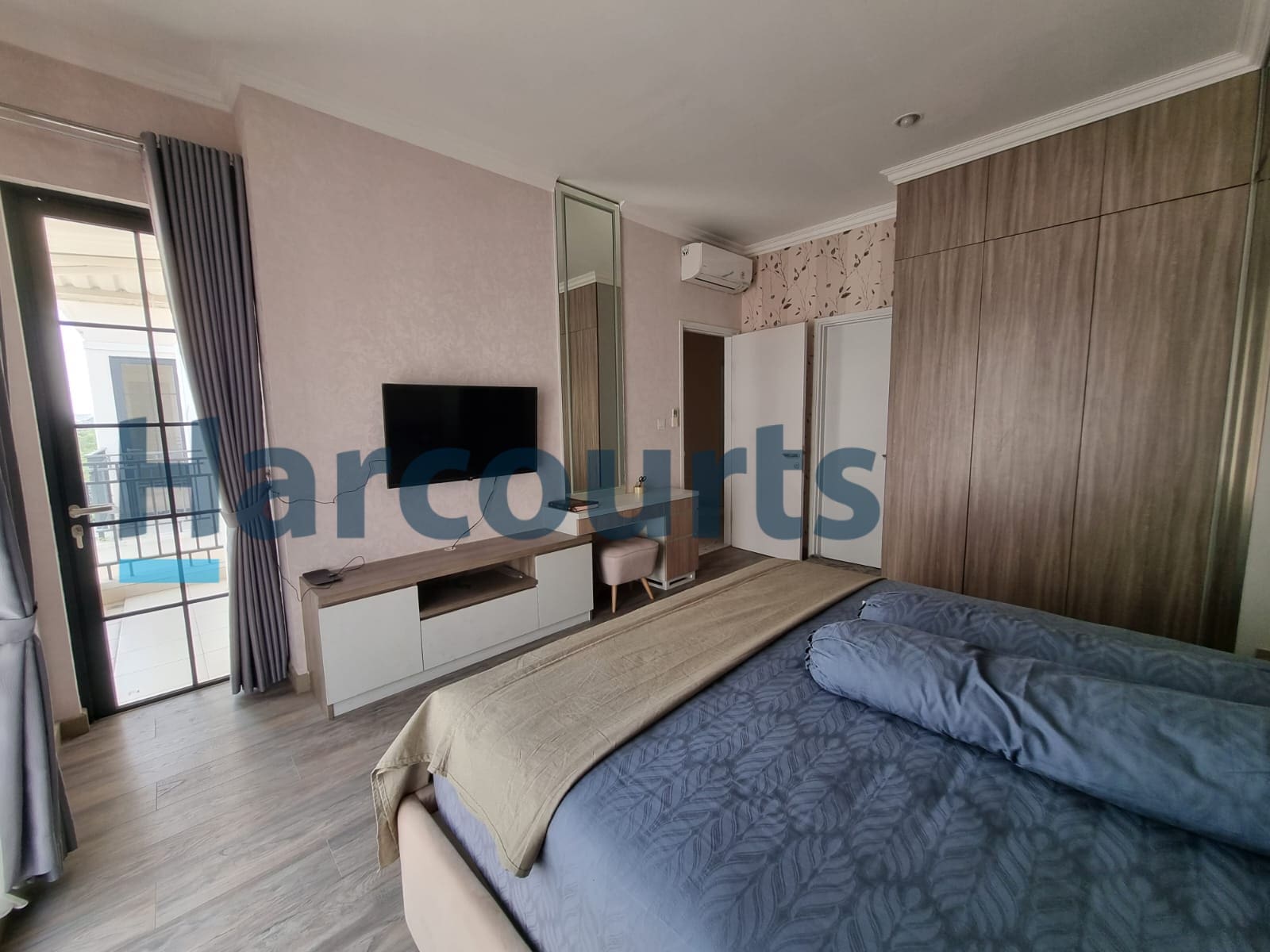 Dijual Rumah bagus 3 lantai di Suvarna Sutera Tangerang (NC) - Foto 8