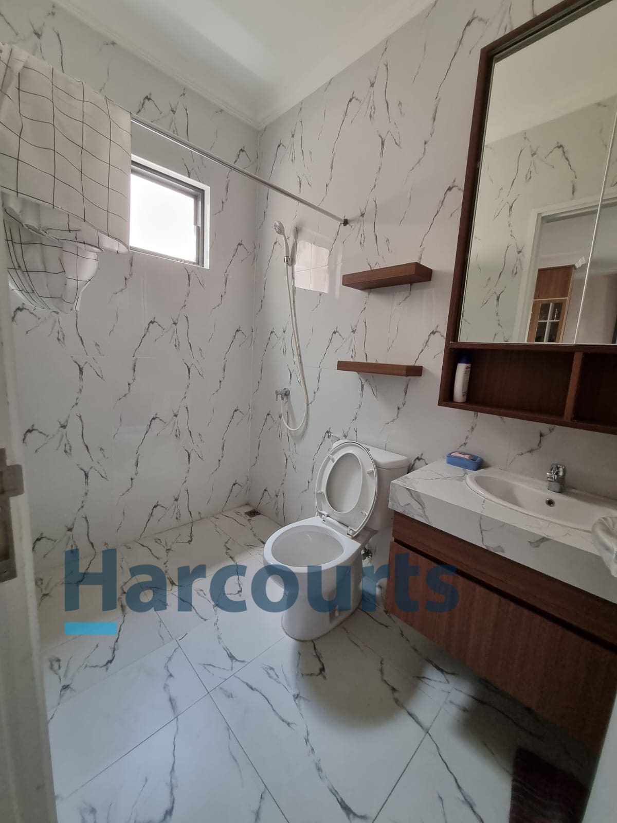 Dijual Rumah bagus 3 lantai di Suvarna Sutera Tangerang (NC) - Foto 5