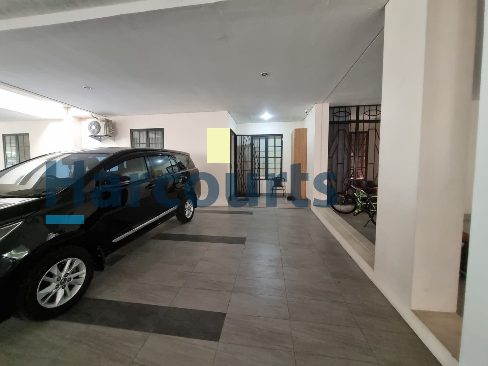 Dijual Rumah bagus 3 lantai di Suvarna Sutera Tangerang (NC) - Foto 9