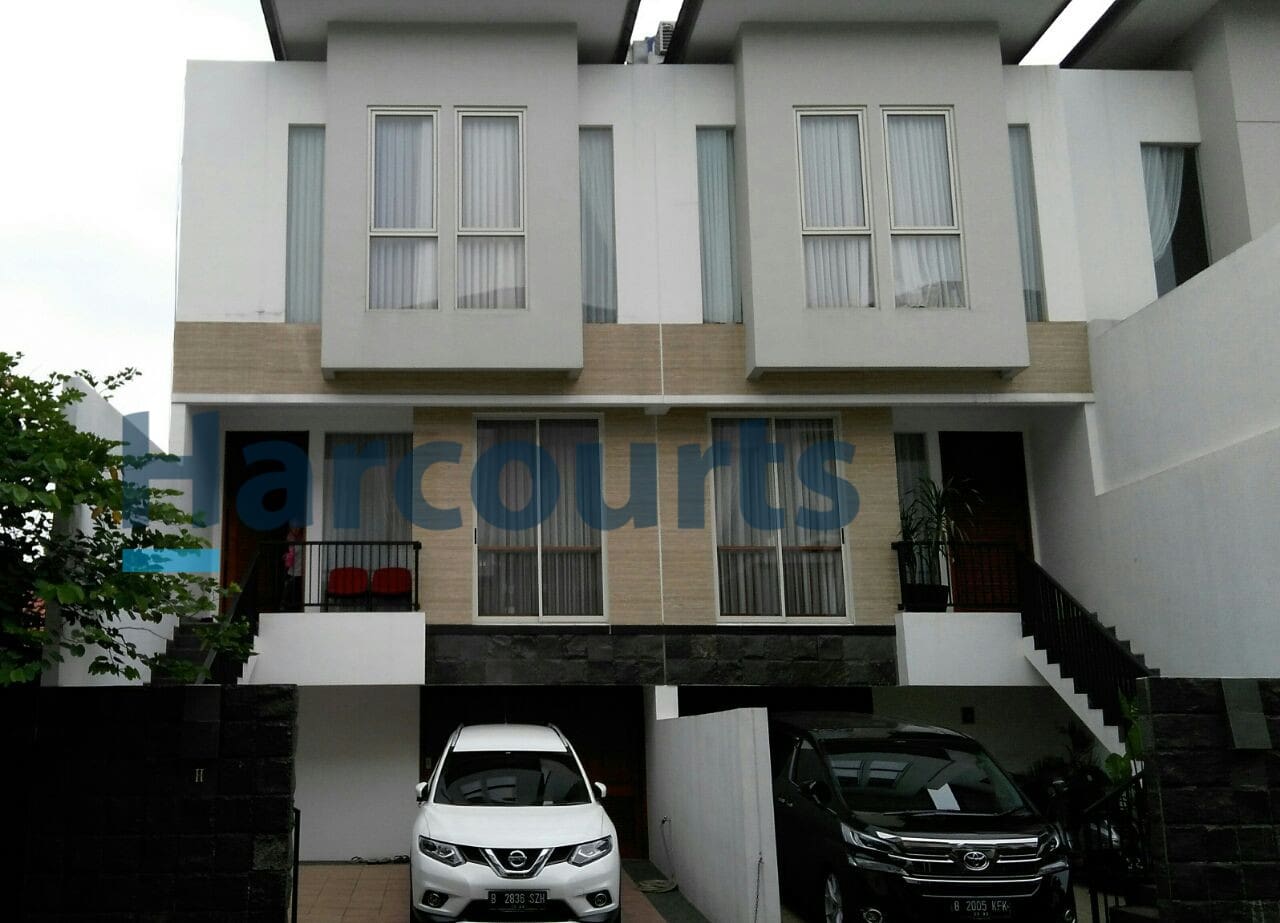 Jual Cepat Rumah Town House 3 lantai di TB Simatupang Jakarta Selatan (CR)