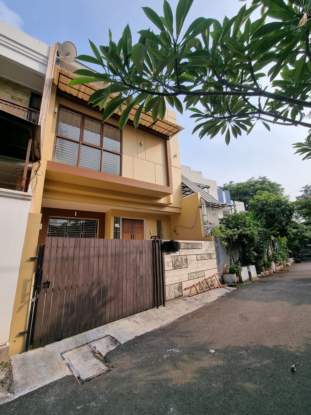 Jual Cepat Rumah Siap huni 2,5 Lantai di Tomang, Jakarta Barat (RR)