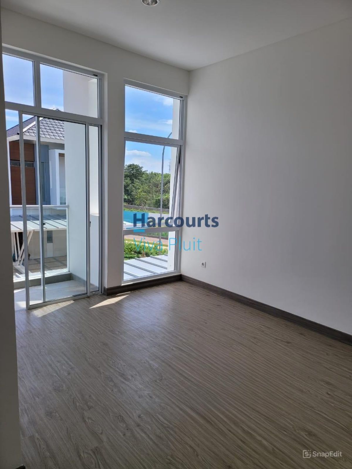 Dijual Rumah Posisi Hoek di The Riviera at Puri, Jakarta Barat