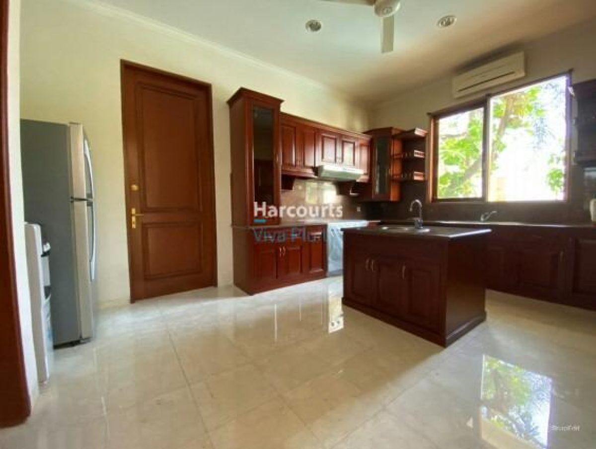 Dijual Townhouse Kemang, Jakarta Selatan. Siap Huni Harga Murah Nego