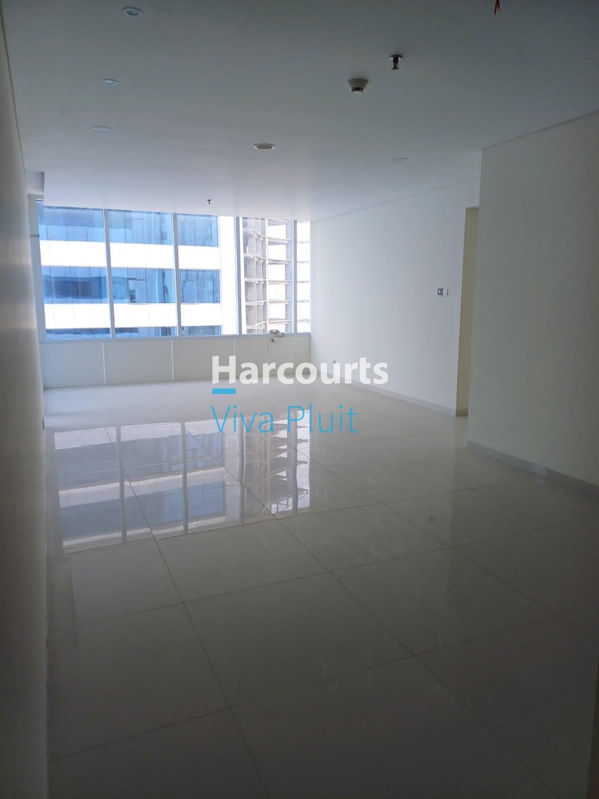 Disewa Apartemen Regatta Pantai Mutiara, Jakarta Utara. Siap Huni Murah! - Foto 2