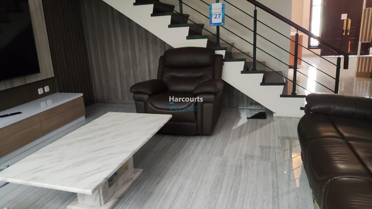 Disewa Rumah di Johar Golf Raya, Pantai Indah Kapuk. Harga Nego! - Foto 8
