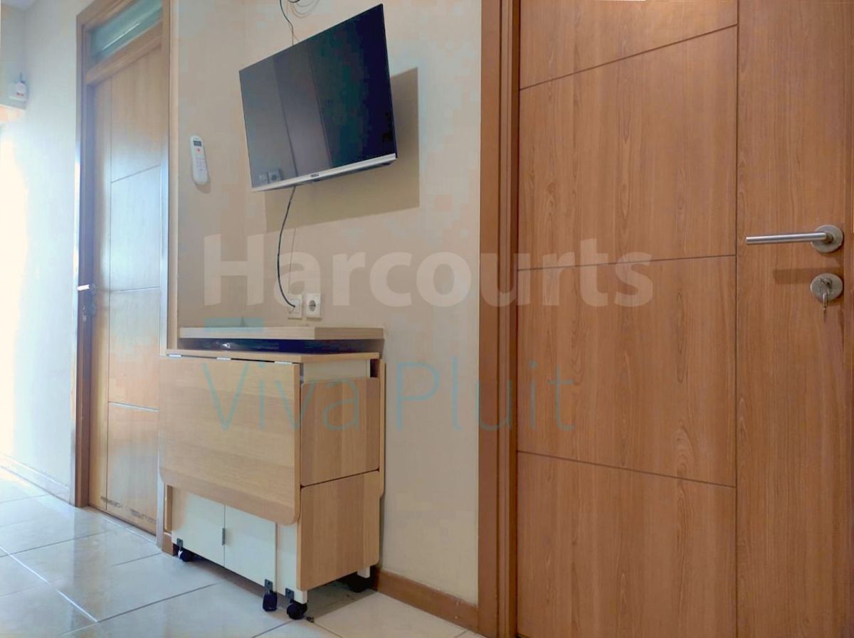 Disewakan Apartemen Green Palm, Cengkareng. Siap Huni - Harga Murah - Foto 2