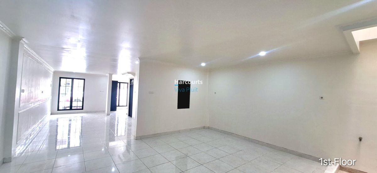 Rumah Taman Surya 2, Kalideres, Jakarta Barat. Siap Huni Harga Nego - Foto 4