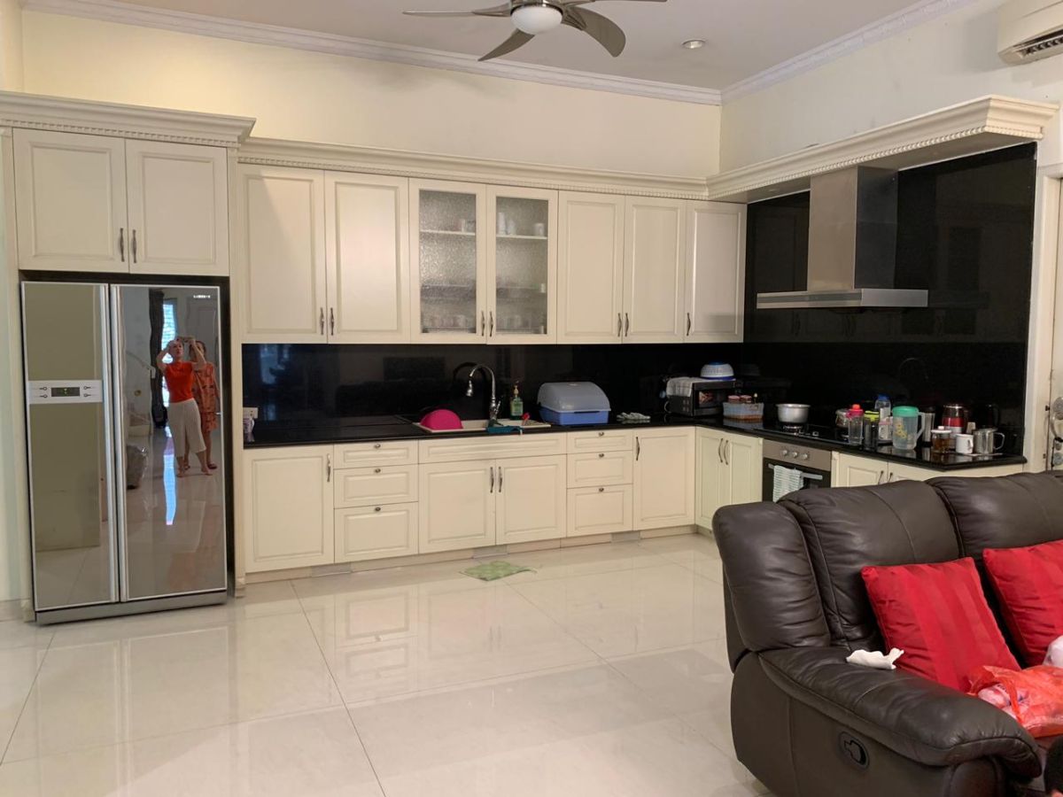Rumah Taman Pluit Permai, Jakarta Utara. Harga Nego