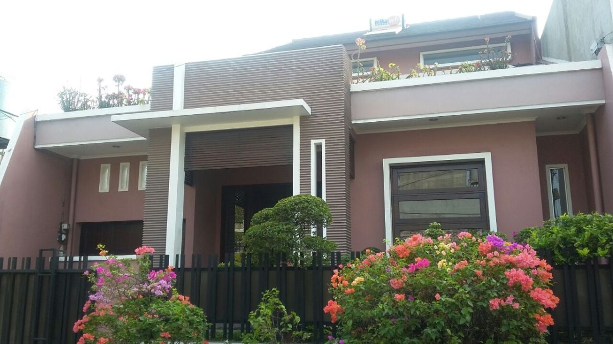 Jual Rumah Cantik Siap Huni di Greenville Jakarta Barat.