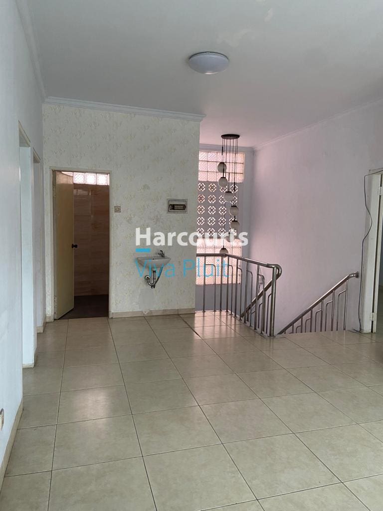 Rumah Pluit Timur Residence, Jakarta Utara. Siap Huni Harga Nego