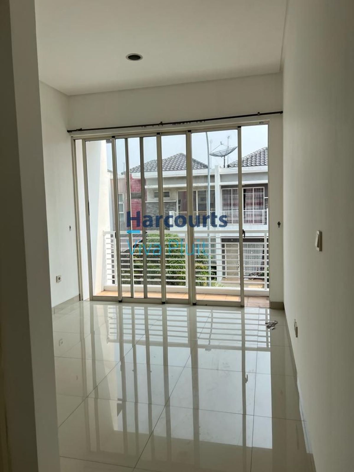 Disewa Rumah Golf Island Pantai Indah Kapuk Cluster Allegro. Harga Nego! - Foto 2