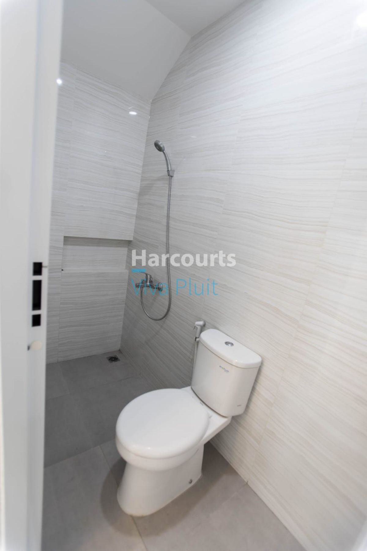 Dijual Rumah Sutera Kirana, Alam Sutera. Bangunan Baru, Siap Huni. - Foto 2