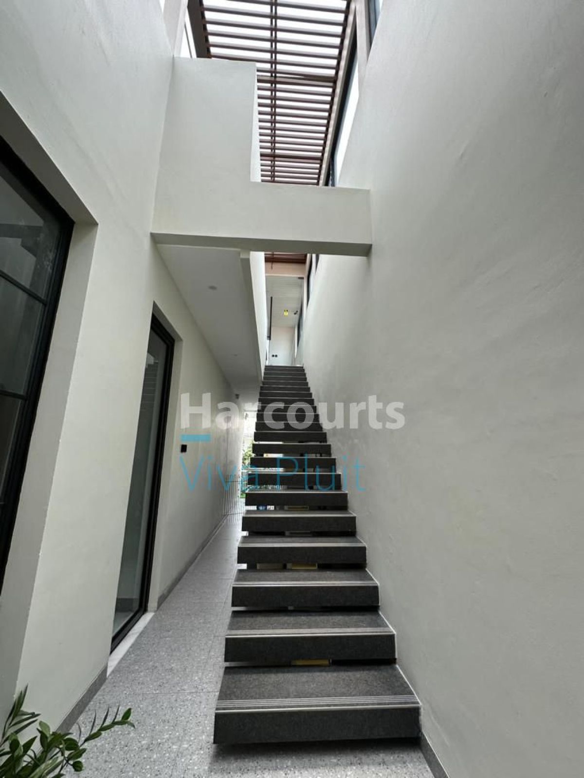Dijual Rumah Modern Minimalis di Bukit Golf Mediterania, Pantai Indah Kapuk - Foto 5