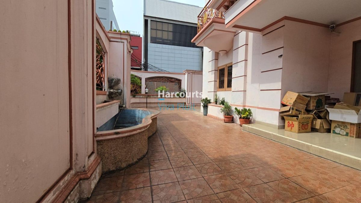 Jual Cepat Rumah Siap Huni di Jl. Pluit Permai. Harga Nego!