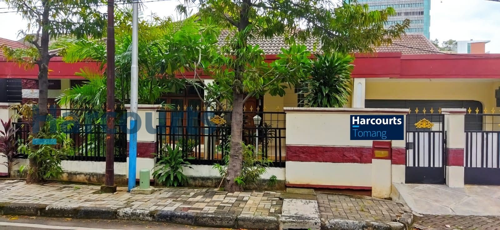 Jual Cepat Rumah Luas di Cempaka Putih, Jakarta Pusat (ID)