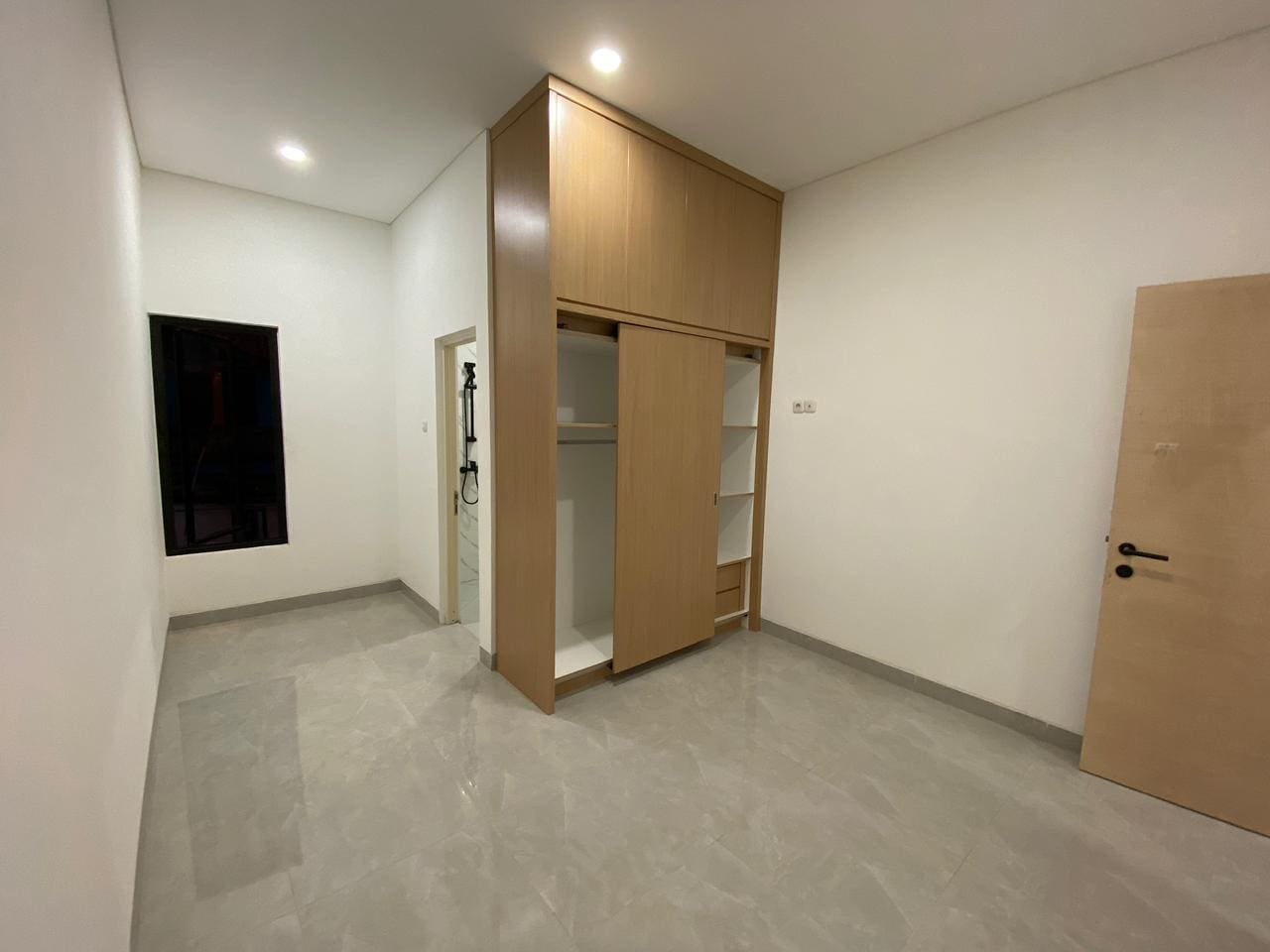 Jual Cepat Rumah Baru 2 lantai di daerah Pramuka Rawasari Jakarta Pusat (ID) - Foto 4