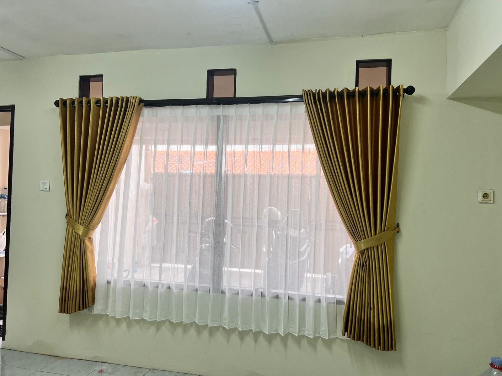 Jual Harga Murah Rumah Siap Huni di samping jalan Tomang Jakarta Barat ID - Foto 2