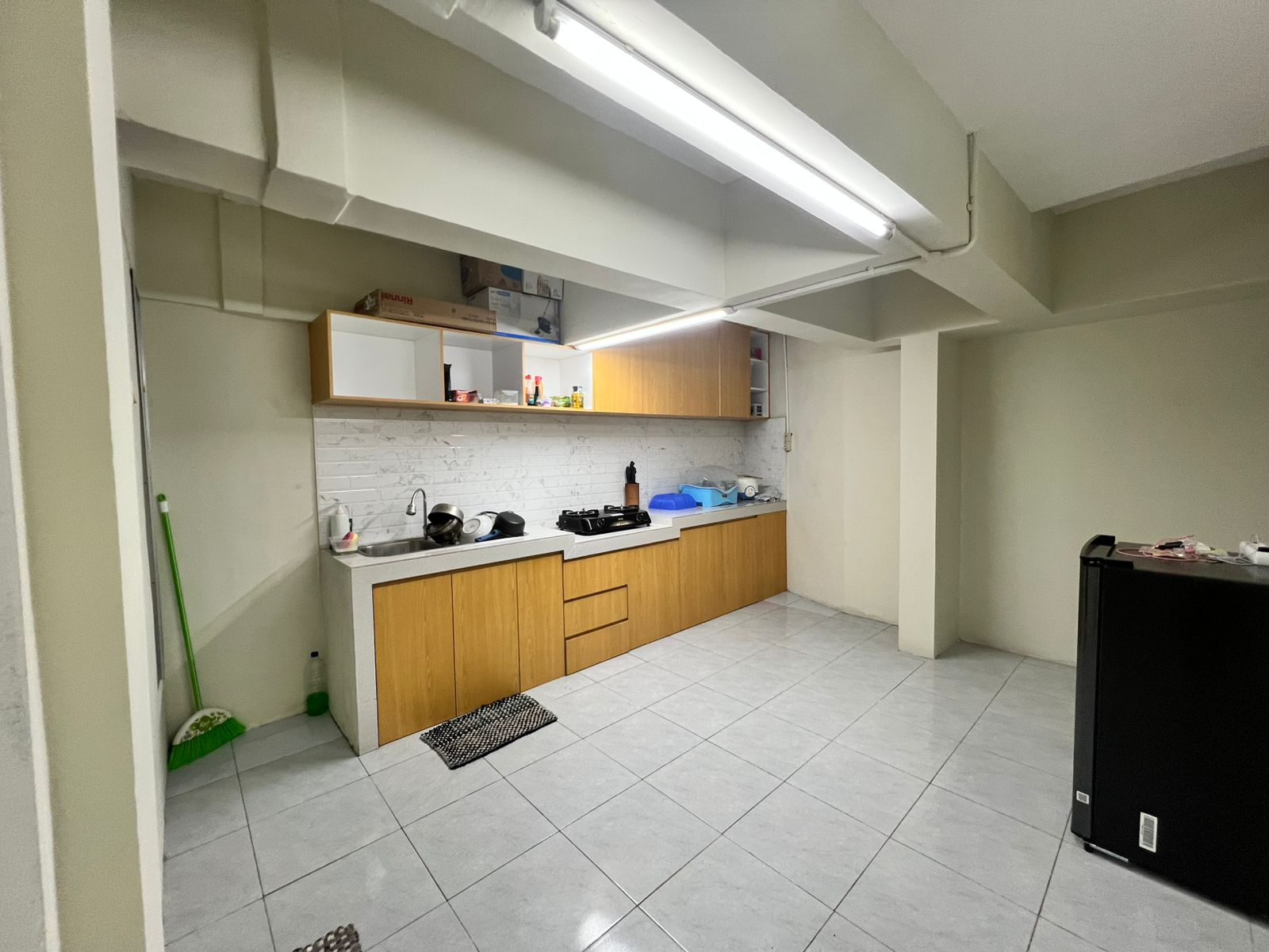 Jual Harga Murah Rumah Siap Huni di samping jalan Tomang Jakarta Barat ID - Foto 14