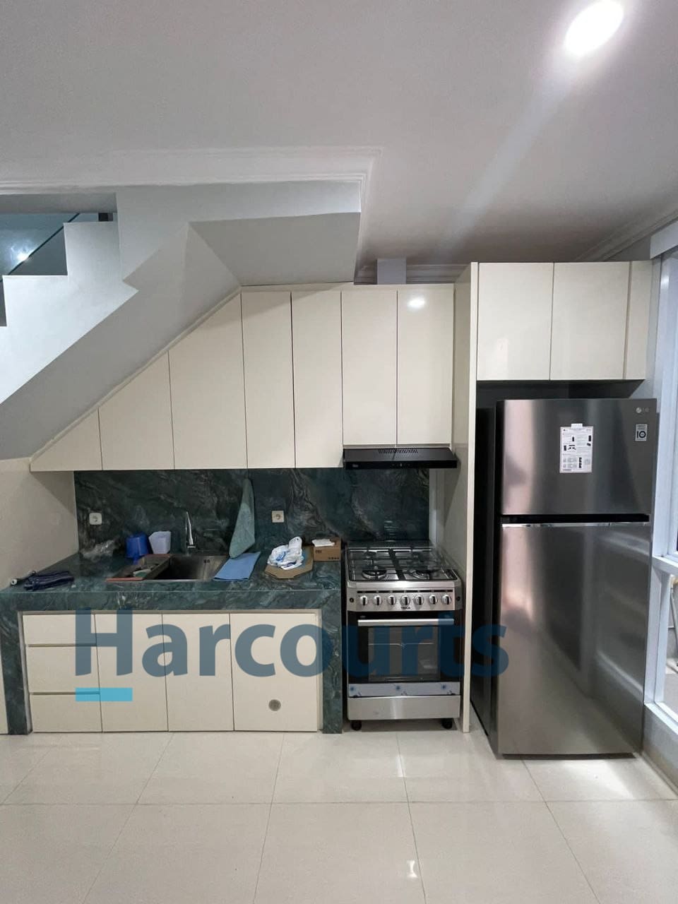 Jual Rumah Semi Furnished di daerah Villa Dago Pamulang, Tangerang Selatan (BM) - Foto 2