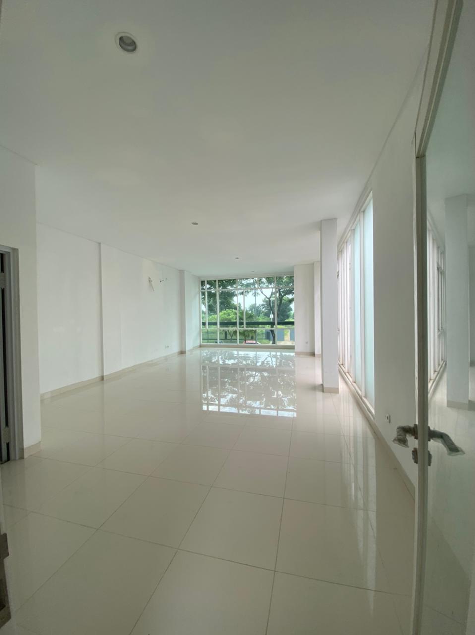 Jual Ruko Bangunan 3 lantai di The Icon Business Park BSD Tangerang (MN) - Foto 2