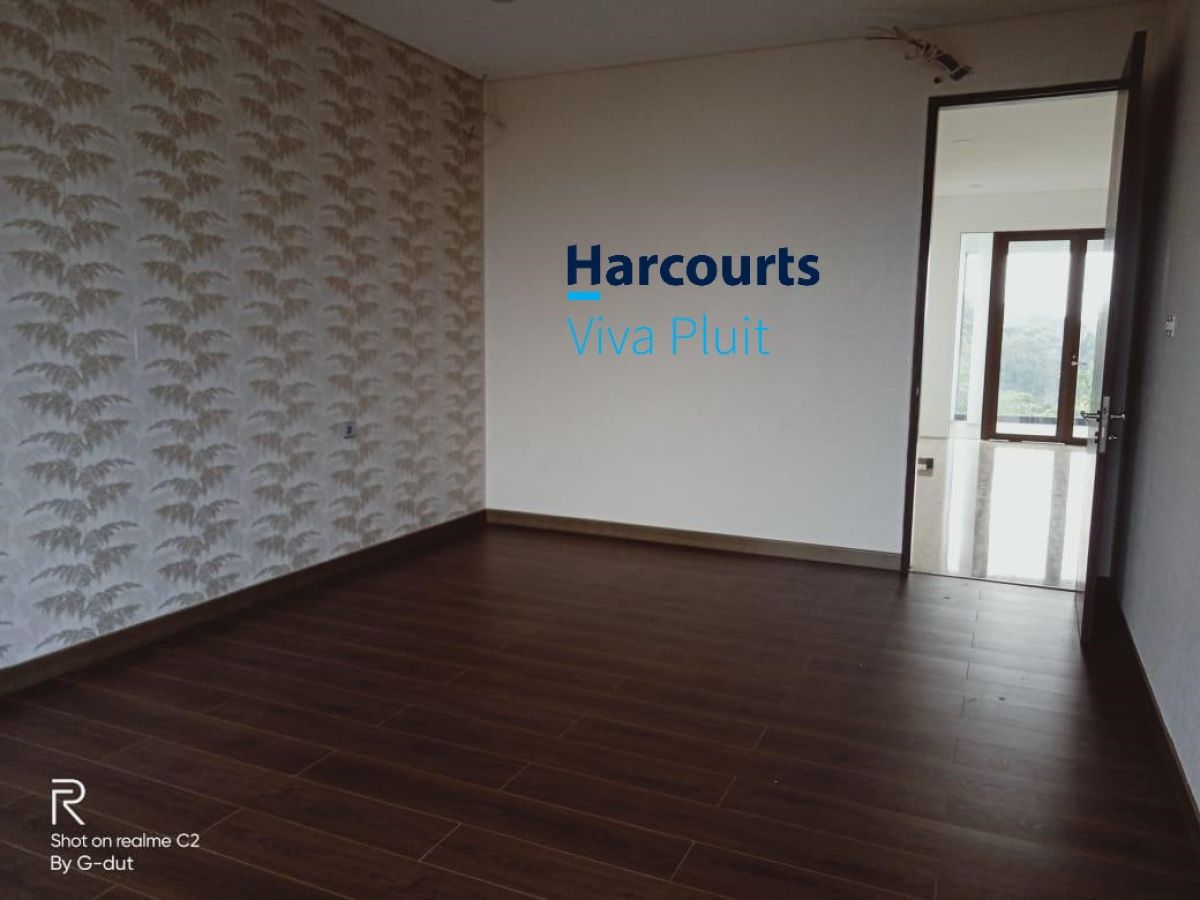 Dijual Rumah Mewah di Kenari Golf, Pantai Indah Kapuk. Harga Nego! - Foto 5