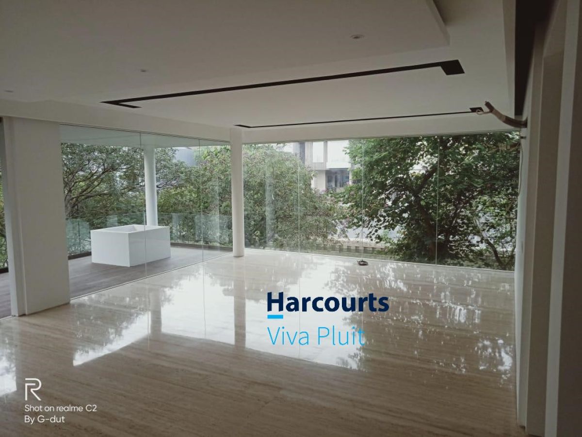 Dijual Rumah Mewah di Kenari Golf, Pantai Indah Kapuk. Harga Nego! - Foto 8